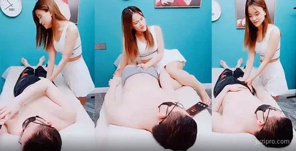 清纯23岁小姐姐被客人冒犯翘臀身材