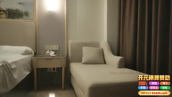 巨乳丰满少妇，扶腰后入娇喘连连